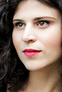 Olivia Stambouliah(Olivia Stambouliah)